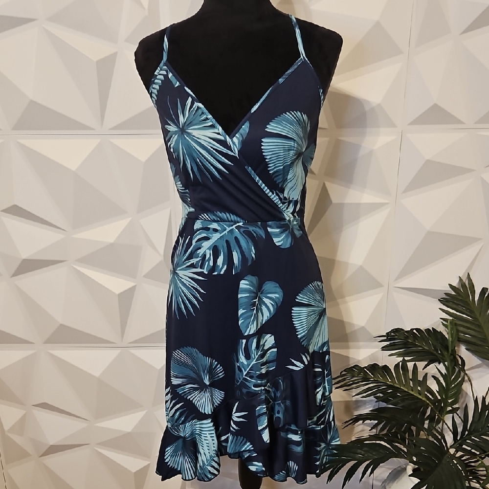 NWT Beautiful Blue Tropical Print Summer Dress